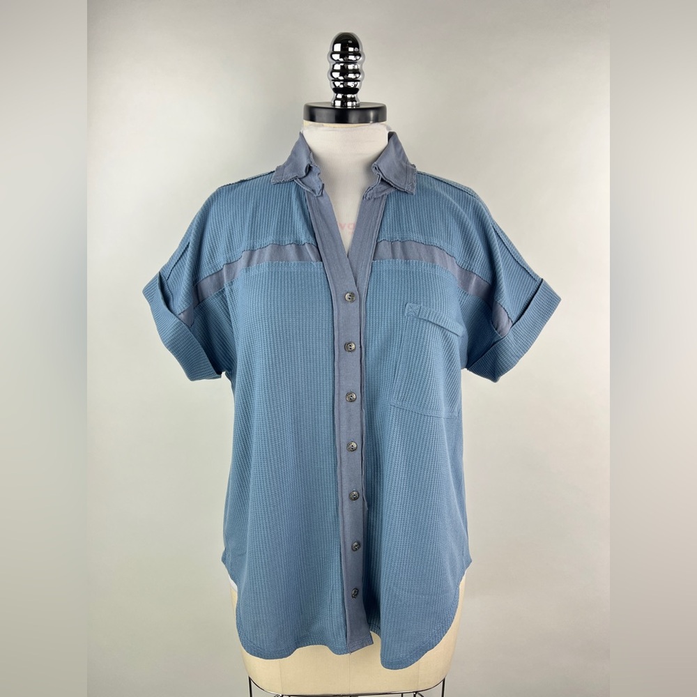 💚 3064. Waffle Button Front Rolled Cuff Short Sleeve